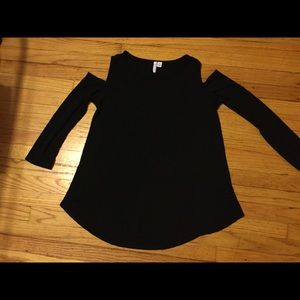 Elle thin sweater size M